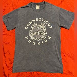 Connecticut Huskies T-Shirt